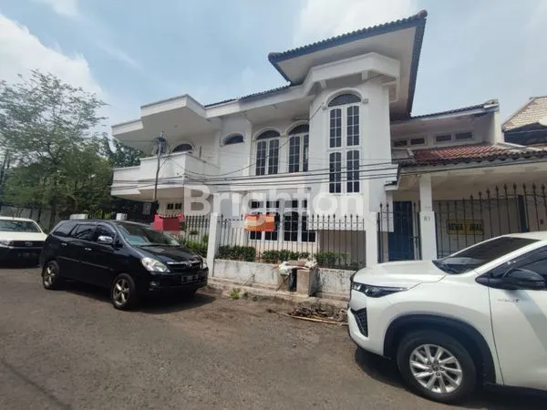 RUMAH MURAH KENCANA SARI TIMUR, SELANGKAH CIPUTRA WORLD. DEKAT TENGAH KOTA DAN SURABAYA BARAT.