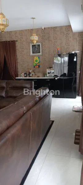 image THE MOZIA - RUMAH SIAP HUNI KONDISI SANGAT TERAWAT - FULL FURNISH -  AC 7 UNIT - WATER HEATER 2 - TEMPAT TIDUR 6 - SOFA 1 SET KONDISI TERAWAT - HARGA 5,3M/NEGO (3)