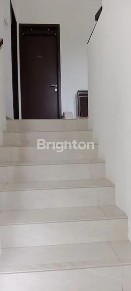 image THE MOZIA - RUMAH SIAP HUNI KONDISI SANGAT TERAWAT - FULL FURNISH -  AC 7 UNIT - WATER HEATER 2 - TEMPAT TIDUR 6 - SOFA 1 SET KONDISI TERAWAT - HARGA 5,3M/NEGO (4)