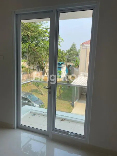 image RUMAH HOEK BARU GRESS DI GADING SERPONG TANGERANG (6)