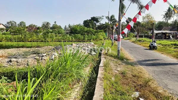 image TANAH PEKARANGAN STRATEGIS. SELANGKAH STADION MAGUWOHARJO (3)