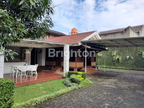 image RUMAH CANTIK DAN ASRI DENGAN HALAMAN YANG LUAS DI CIMAHI UTARA  (7)