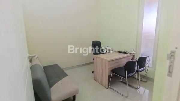 image RUMAH SIAP HUNI 1,5 LANTAI DI GRIYA KEBRAON UTAMA ,SANGAT COCOK UNTUK USAHA (2)