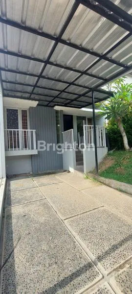 LOKASI DALAM KOMPLEK MEWAH.