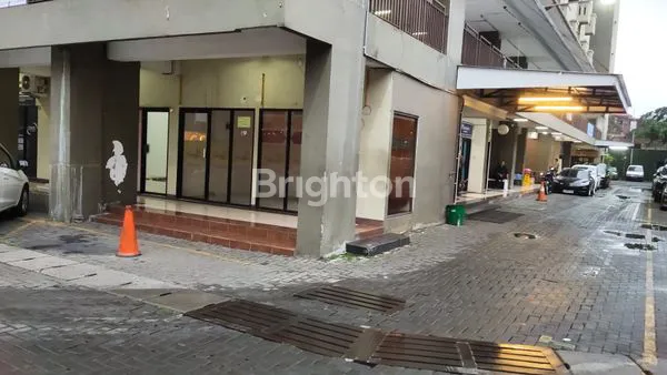 KIOS STATEGIS DI GATEWAY A YANI