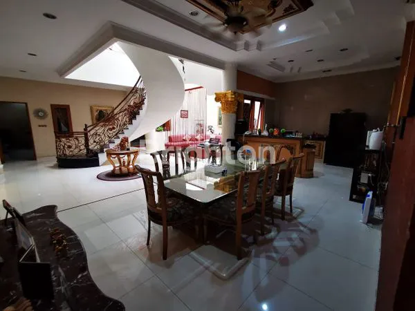 image HARGA SPESIAL RUMAH MEWAH DI SUNTER DANAU INDAH BARAT ADA LIFT DALAM RUMAH (2)