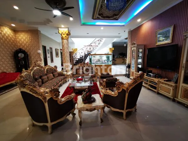 image HARGA SPESIAL RUMAH MEWAH DI SUNTER DANAU INDAH BARAT ADA LIFT DALAM RUMAH (5)