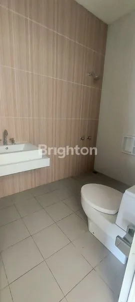 image RUMAH MEWAH DI HOOK 2 LANTAI CLUSTER HILLTOP SENTUL CITY (7)