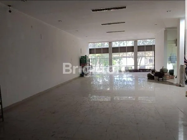 image RUKO DUA GANDENG 4 LANTAI PINGGIR JALAN RAYA BOULEVARD KELAPA GADING (3)