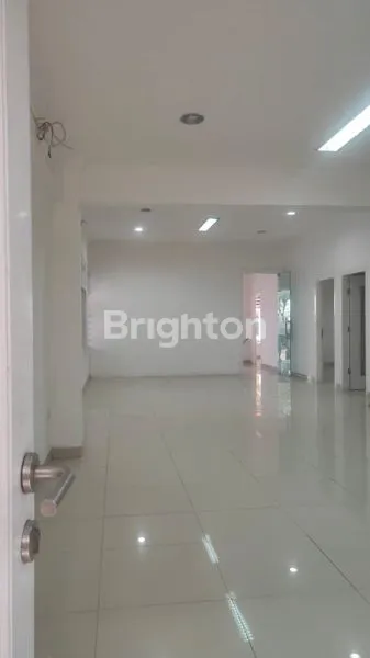 image TURUN  28.5 M --> 27.5 M RUMAH 2 LANTAI DI DAERAH KOMERSIAL STRATEGIS TANAH ABANG (7)