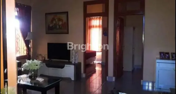 image 2 RUMAH JADI SATU, 8KT, LOKASI SANGAT STRATEGIS DI PADANG SAMBIAN, DENPASAR  (5)