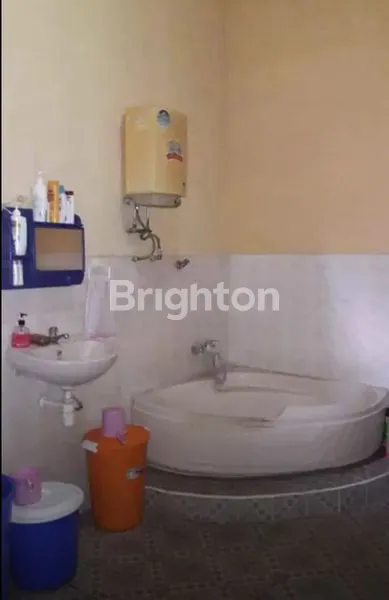 image 2 RUMAH JADI SATU, 8KT, LOKASI SANGAT STRATEGIS DI PADANG SAMBIAN, DENPASAR  (6)