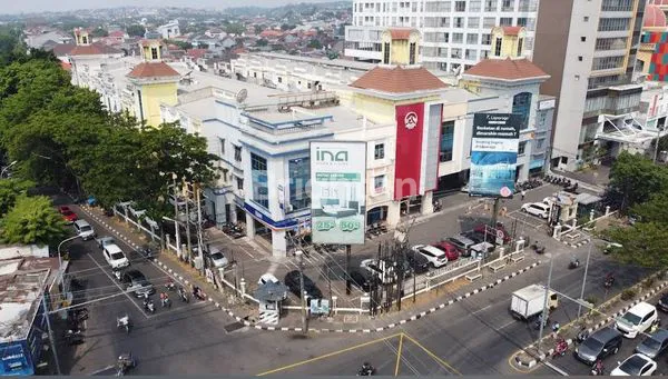 image RUKO 3 LANTAI DISEWAKAN. SIAP DIPAKAI. SISA 4 UNIT AJA LOH! (2)