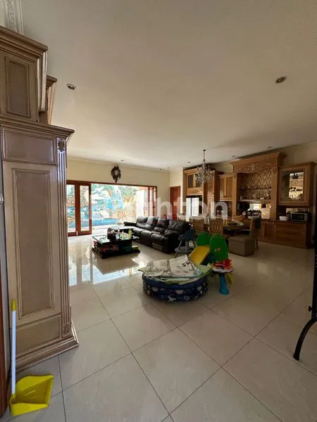 image RUMAH MEWAH DI MARGOREJO INDAH UTARA SURABAYA DEKAT PLAZA MARINA, A YANI, JEMURSARI, CITO DAN ROYAL PLAZA (8)