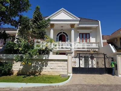 image RUMAH MODEL KLASIK MEWAH SEMI FURNISH SIAP HUNI (1)