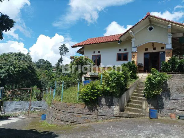 image RUMAH VILLA DI LEMBANG HITUNG TANAH VIEW KOTA BANDUNG (1)