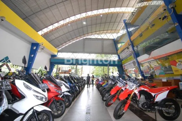 GEDUNG SHOWROOM 3 LANTAI BANDUNG