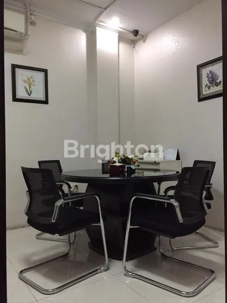 image RUKO 3 LANTAI SIAP HUNI LOKASI STRATEGIS RAYA WARU (3)