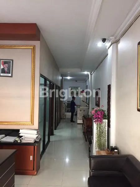 image RUKO 3 LANTAI SIAP HUNI LOKASI STRATEGIS RAYA WARU (7)