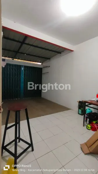 image PERUMAHAN RHABAYU GARDEN SIAP HUNI SUDAH FULL RENOVASI LENGKAP DENGAN CAFE DAN MINIMARKET (2)