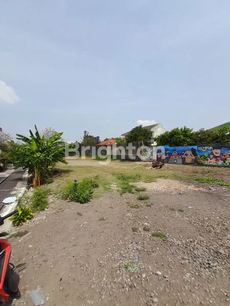 image MOJOSONGO, SURAKARTA, ADA TANAH LUAS, LOKASI STRATEGIS, PINGGIR JALAN, AKSES JALAN 2 ARAH, COCOK UNTUK BERBAGAI MACAM USAHA (3)