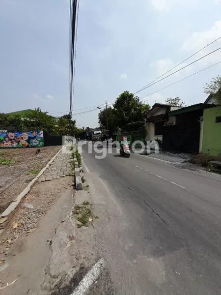 image MOJOSONGO, SURAKARTA, ADA TANAH LUAS, LOKASI STRATEGIS, PINGGIR JALAN, AKSES JALAN 2 ARAH, COCOK UNTUK BERBAGAI MACAM USAHA (5)