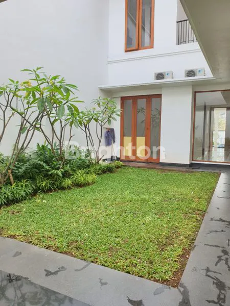 image RUMAH CANTIK SEMI FURNISHED DI PONDOK INDAH JAKARTA SELATAN (2)