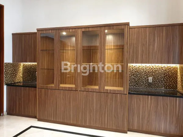 image RUMAH CANTIK SEMI FURNISHED DI PONDOK INDAH JAKARTA SELATAN (3)