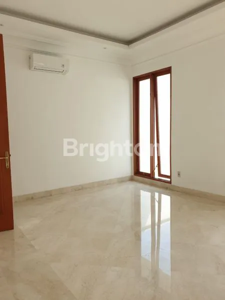 image RUMAH CANTIK SEMI FURNISHED DI PONDOK INDAH JAKARTA SELATAN (8)