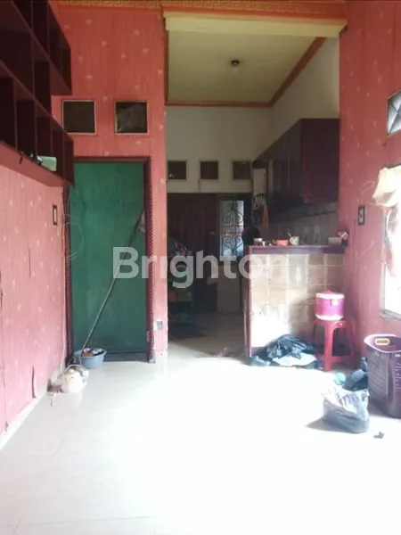 image RUMAH TEMPAT TINGGAL DENGAN MEMELLKI TAMAN YANG TERTATA RAPI (6)