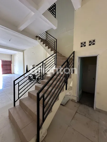 image RUKO BARU MURAH DI JALAN ADISUMARMO COLOMADU SOLO BARAT (3)