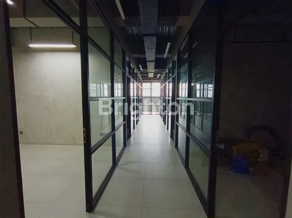 image KANTOR STUDIO LIVE JUALAN ONLINE DI PLUIT KARANG KARYA (1)