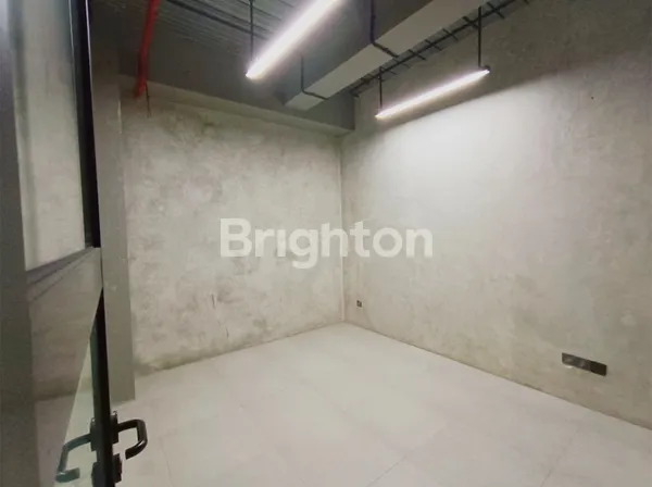 image KANTOR STUDIO LIVE JUALAN ONLINE DI PLUIT KARANG KARYA (3)