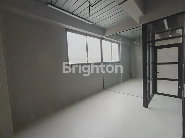 image KANTOR STUDIO LIVE JUALAN ONLINE DI PLUIT KARANG KARYA (5)