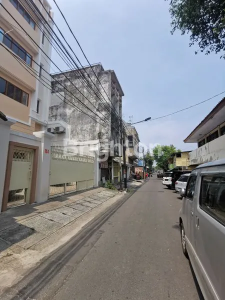 image RUMAH TIANG BENDERA ROA MALAKA TAMBORA HITUNG TANAH SAJA BISA KPR NEGO (2)
