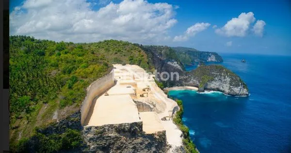 SATU KAVLING TANAH DI NUSA PENIDA LOS TEBING
