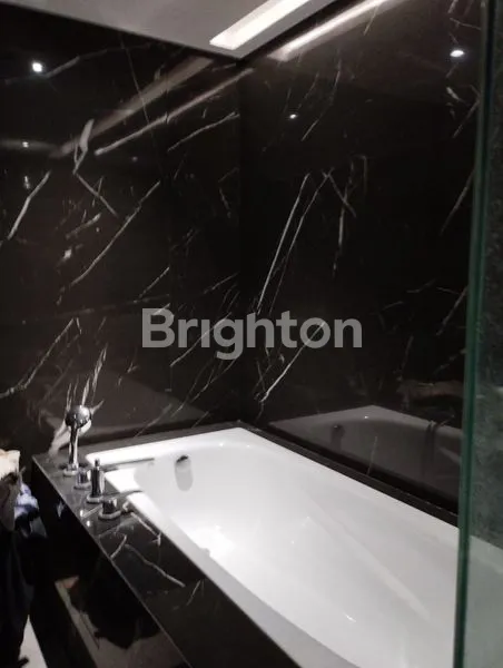 image APARTEMENT THE KENSINGTON BESAR DAN MEWAH (6)