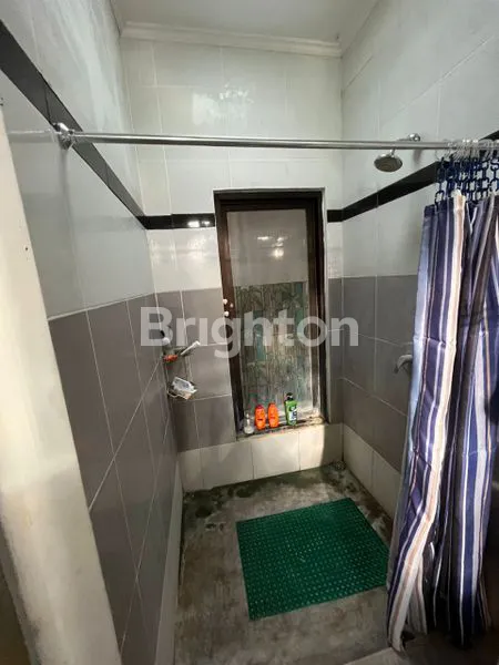 image RUMAH TINGGAL ONE GATE SYSTEM SIAP HUNI FULLY FURNISHED  SATU SETENGAH LANTAI DEKAT PANTAI SABA (4)