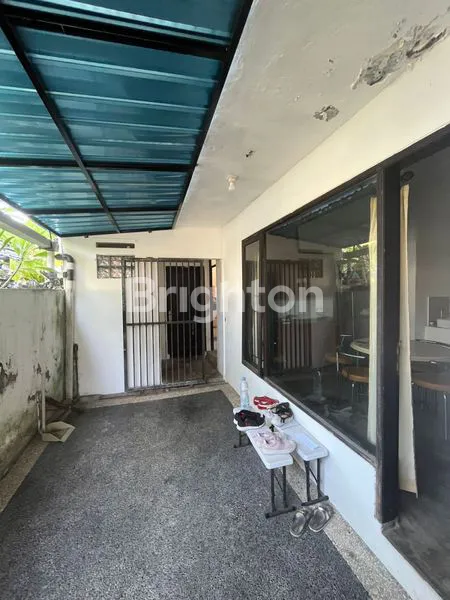 image RUMAH TINGGAL ONE GATE SYSTEM SIAP HUNI FULLY FURNISHED  SATU SETENGAH LANTAI DEKAT PANTAI SABA (6)