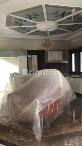 image RUMAH MEWAH 2 LANTAI, KOKOH KUAT, LOKASI STRATEGIS DI JALAN KEMBAR DALAM, DAERAH  MARGOREJO INDAH (1)