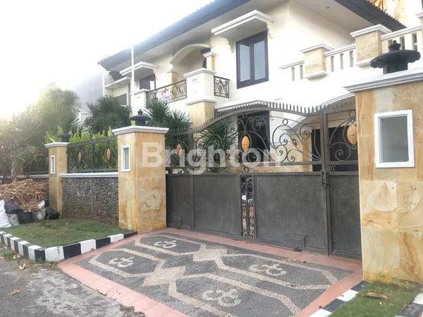 image RUMAH MEWAH 2 LANTAI, KOKOH KUAT, LOKASI STRATEGIS DI JALAN KEMBAR DALAM, DAERAH  MARGOREJO INDAH (7)