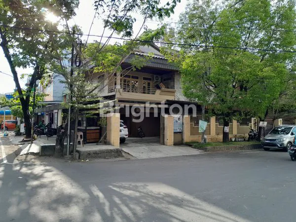 image DIJUAL RUMAH LOKASI SANGAT STRATEGIS (HOEK) COCOK UNTUK USAHA (1)
