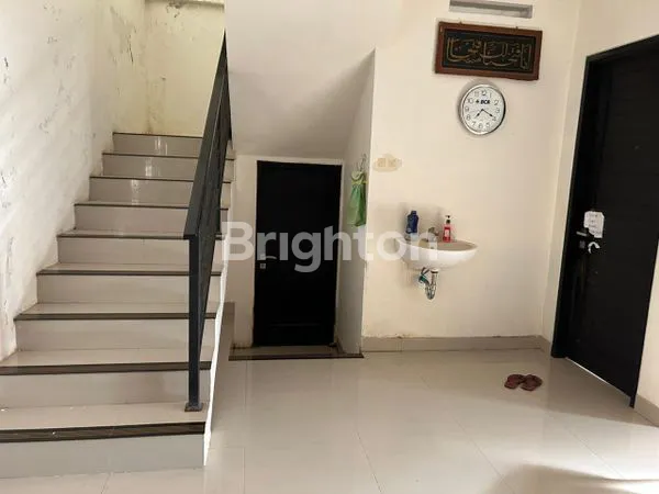 image RUMAH TINGGAL 3LT SIAP HUNI AREA RENON DI LOKASI STRATEGIS TENGAH KOTA DENPASAR (2)