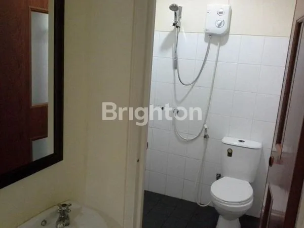 image RUMAH SIAP HUNI 2 LANTAI DI GADING GRIYA RESIDENCE JAKARTA UTARA (3)