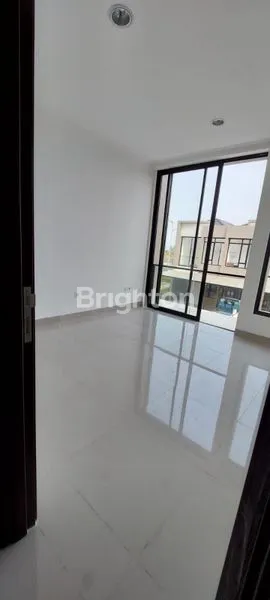 image RUMAH PIK2 4,5X12,5  (2)