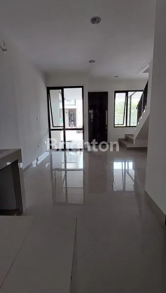 image RUMAH PIK2 4,5X12,5  (5)