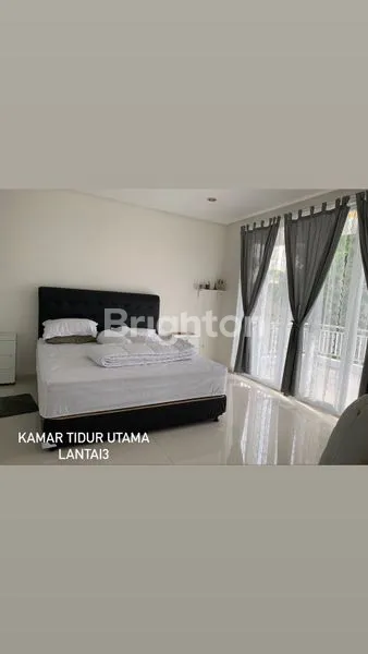 image RUMAH MEWAH SIAP HUNI LENGKAP DENGAN RUANG KAROKE DI RESOR DAGO PAKAR (7)