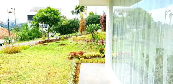 image RUMAH MEWAH SIAP HUNI LENGKAP DENGAN RUANG KAROKE DI RESOR DAGO PAKAR (5)