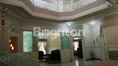 image DIJUAL RUMAH MEWAH BANGUNAN EROPA KLASIK (3)