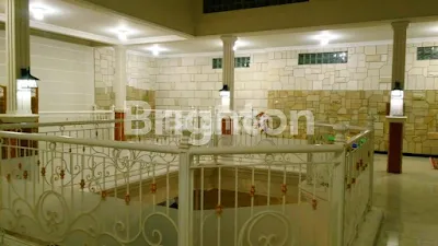 image DIJUAL RUMAH MEWAH BANGUNAN EROPA KLASIK (6)